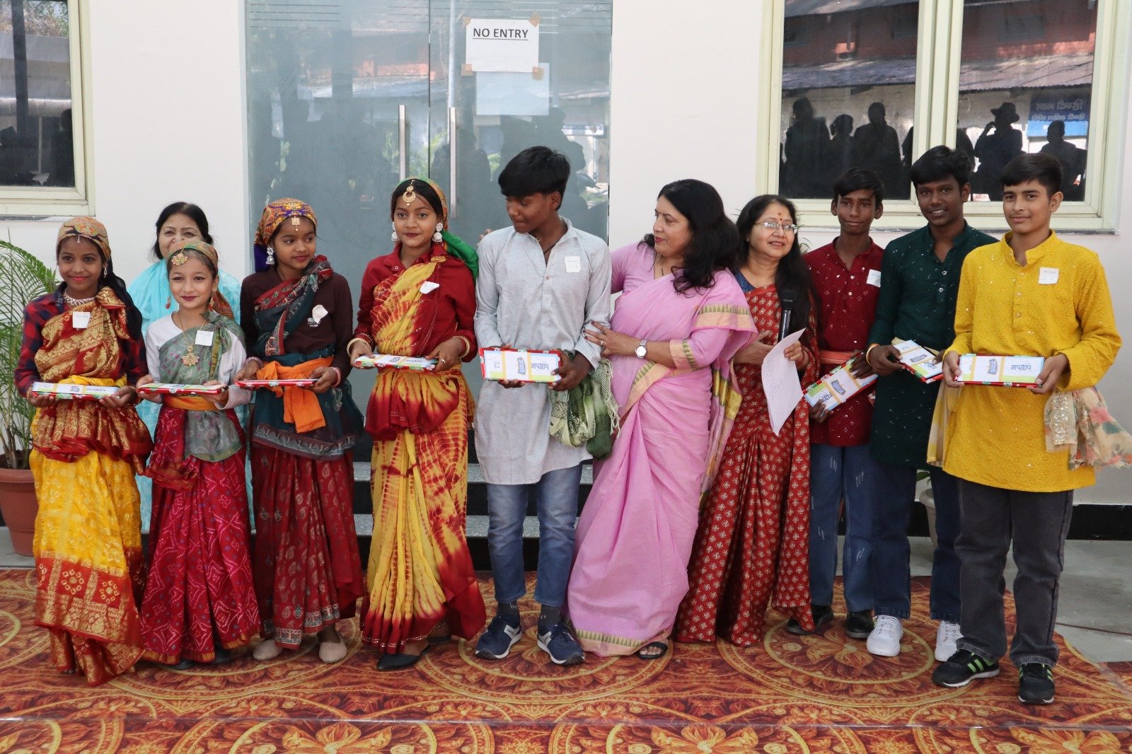 पुस्तक मेले के दूसरे दिन भी हुई पुस्तकों की खरीददारी