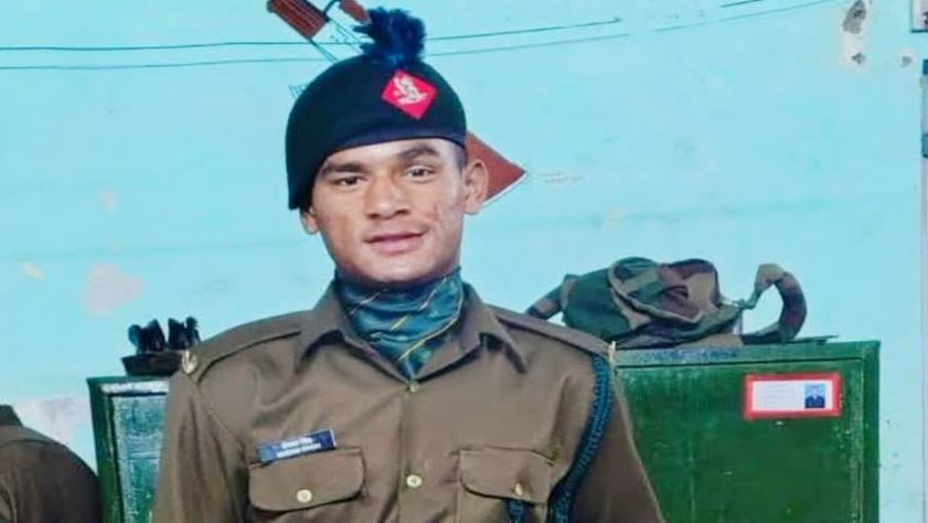 जम्मू कश्मीर में गोली लगने से चंपावत के जवान दीपक