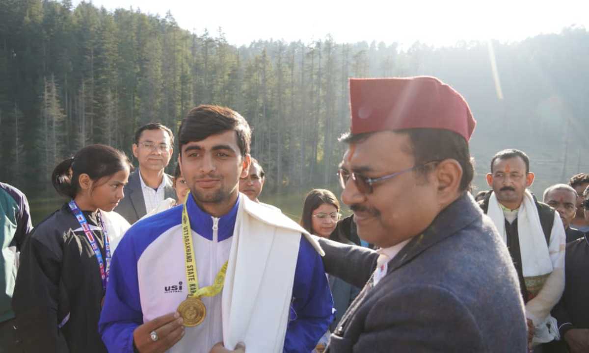 मुख्य सचिव ने सशस्त्र सेना झंडा दिवस पर सैनिकों को