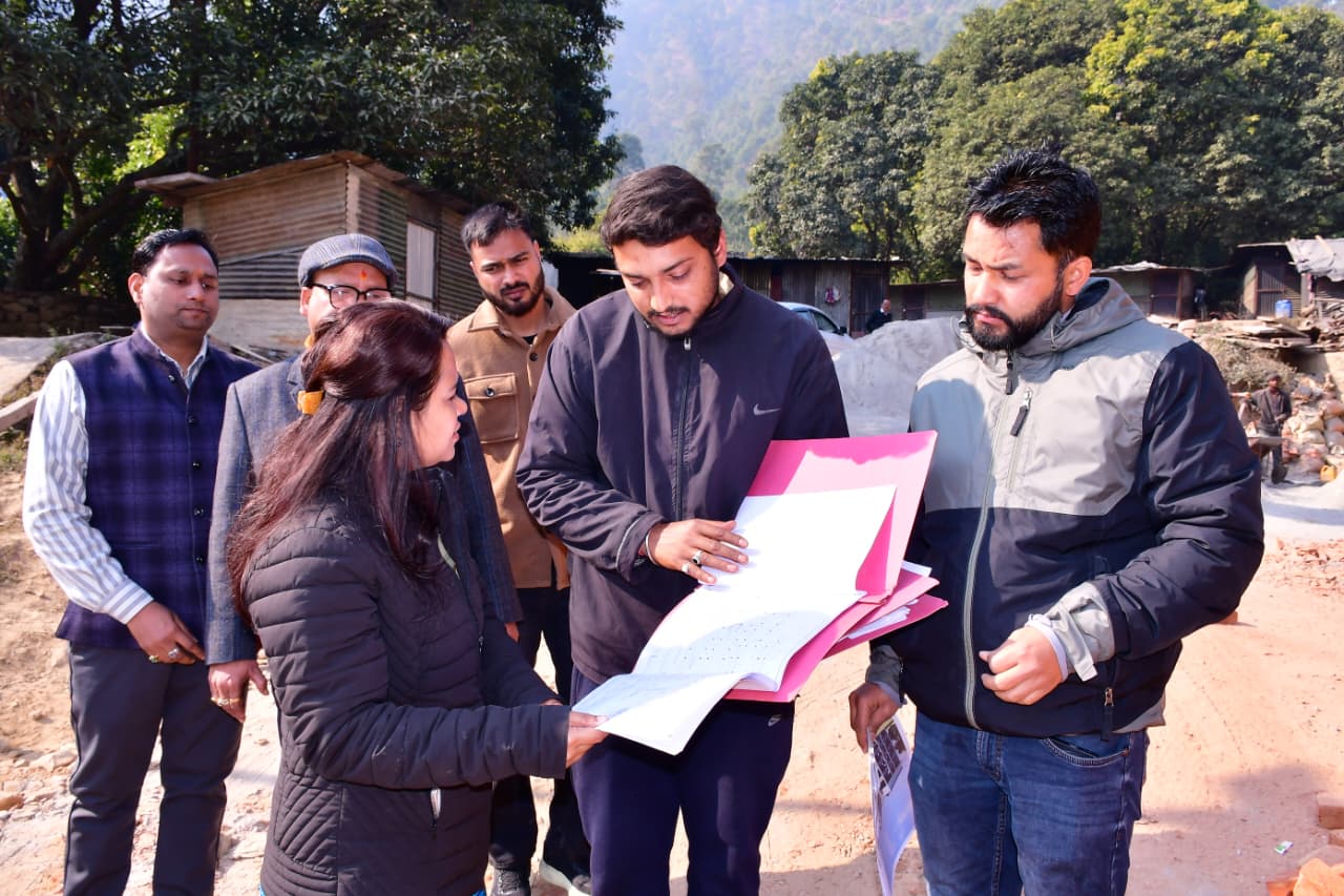 जिलाधिकारी ने किया ग्राम खोली स्थित क्रिटिकल केयर ब्लॉक का