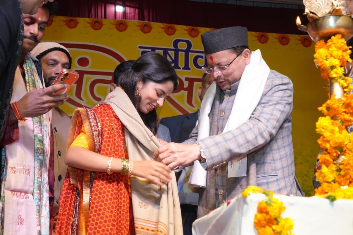 मुख्यमंत्री पुष्कर सिंह धामी भरत मंदिर ऋषिकेश में आयोजित वसंतोत्सव