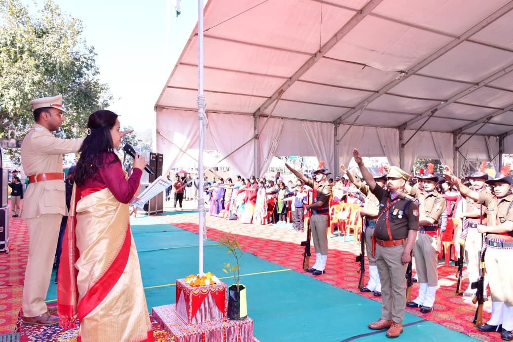 संविधान, कर्तव्य और एकता का संदेश: बागेश्वर में हर्षोल्लास के