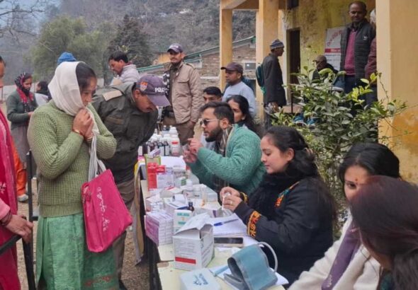 धामी सरकार जनता के द्वार पर, 452 कैम्पों में 3,56,992