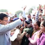 माघ खिचड़ी भोज में शामिल हुए मुख्यमंत्री धामी, खड़ी होली