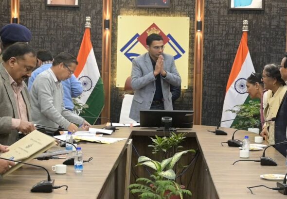 राज्य आंदोलनकारियों की समस्याओं का समाधान प्रशासन की प्राथमिकता :