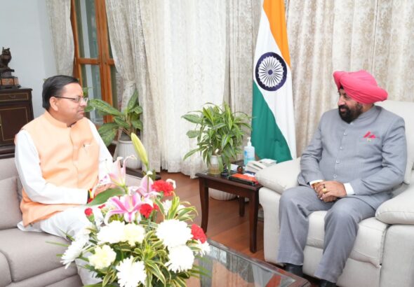 मुख्यमंत्री ने राज्यपाल से की शिष्टाचार भेंट…