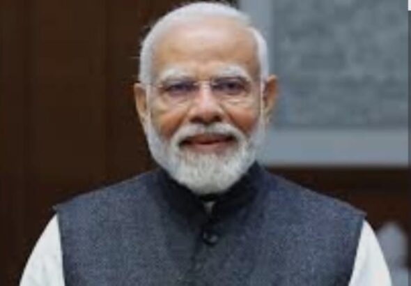 चार साल के कार्यकाल पर पीएम मोदी ने दी धामी