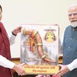 प्रधानमंत्री मोदी से मिले सीएम धामी, उत्तराखंड आने का दिया