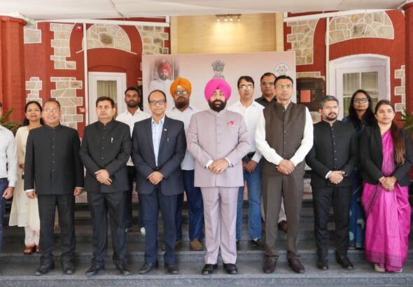 आपदा में उत्कृष्ट कार्य करने वाले कार्मिकों को राज्यपाल ने