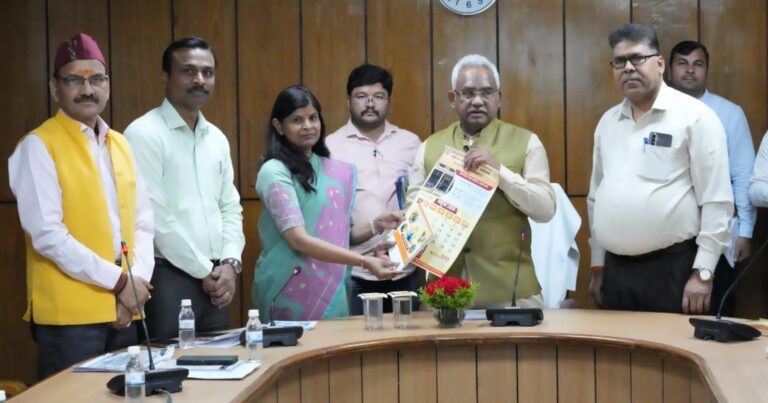 आयुष सेवाओं के विस्तार और आयुर्वेद विश्वविद्यालय की समस्याओं के