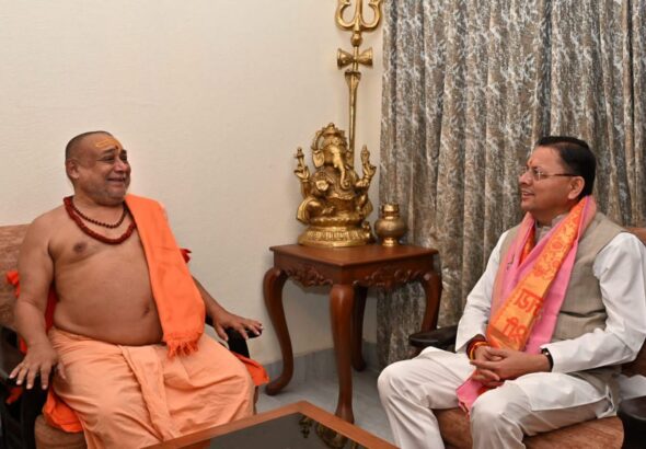 हरिद्वार में मुख्यमंत्री धामी ने लिया आशीर्वाद, प्रदेश की खुशहाली