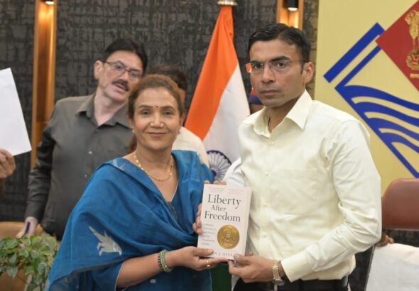 जनदर्शन में दिखी संवेदनशील प्रशासन की मिसाल, 239 शिकायतों का