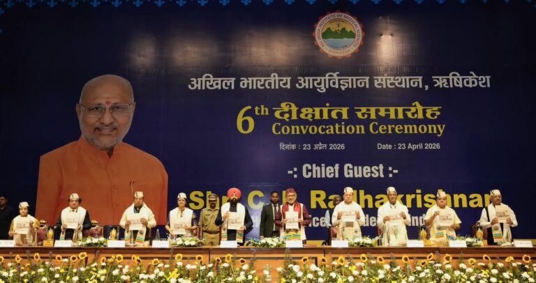 संवेदनशीलता, ईमानदारी और सेवा भाव से निभाएं जिम्मेदारी : सीपी