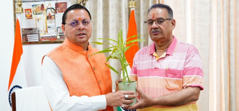 मुख्यमंत्री धामी से मिले मंत्री गणेश जोशी…