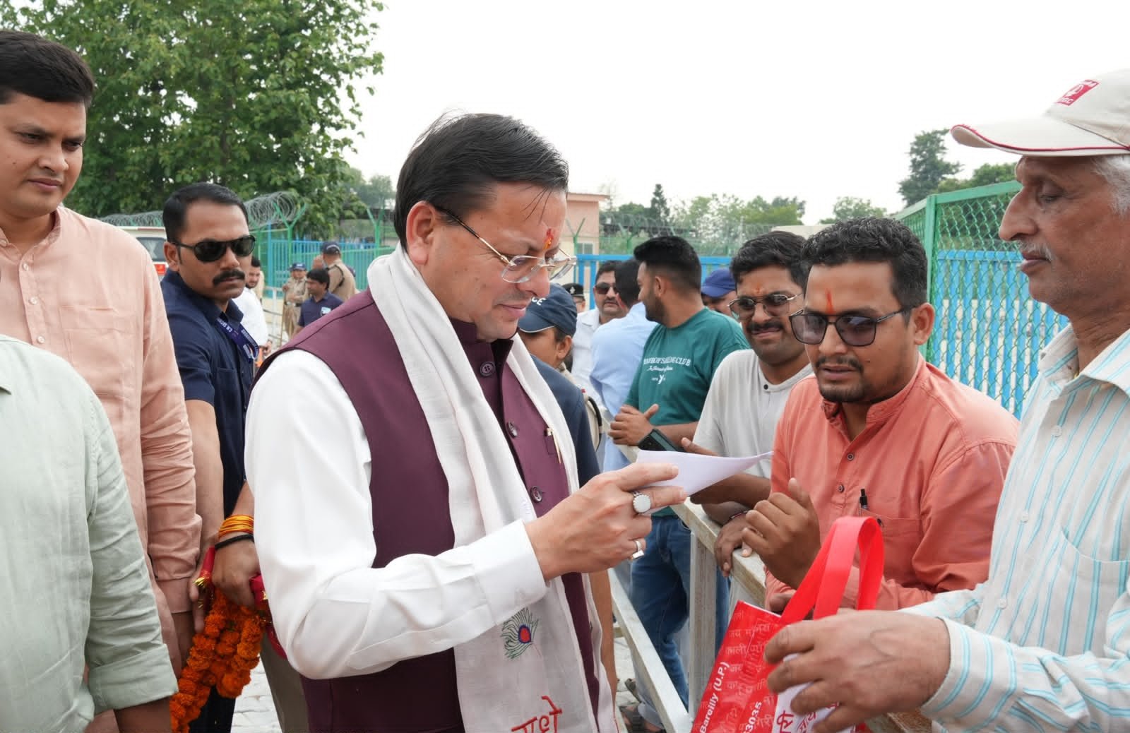 जनसमस्याओं के समाधान को प्राथमिकता दे सरकार, शिकायतों का शीघ्र