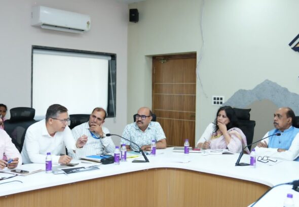 सेतु आयोग ने दीर्घकालिक आर्थिक विकास और रोजगार सृजन की