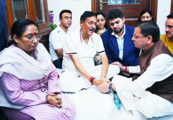मुख्यमंत्री धामी ने जसपाल राणा के आवास पहुंचकर दी श्रद्धांजलि,