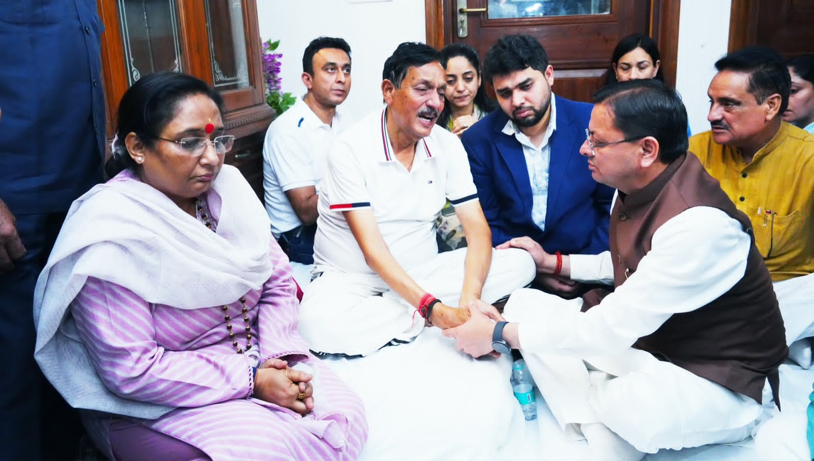 मुख्यमंत्री धामी ने जसपाल राणा के आवास पहुंचकर दी श्रद्धांजलि,