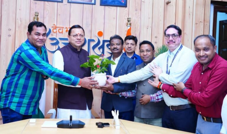 छत्तीसगढ़ के पत्रकारों से बोले सीएम धामी, उत्तराखंड विकास और