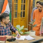 समाधान दिवस में डीएम का एक्शन मोड, लापरवाह अधिकारियों पर