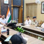 मानसून तैयारियों पर डीएम सख्त, जलभराव, गड्ढों और जर्जर भवनों