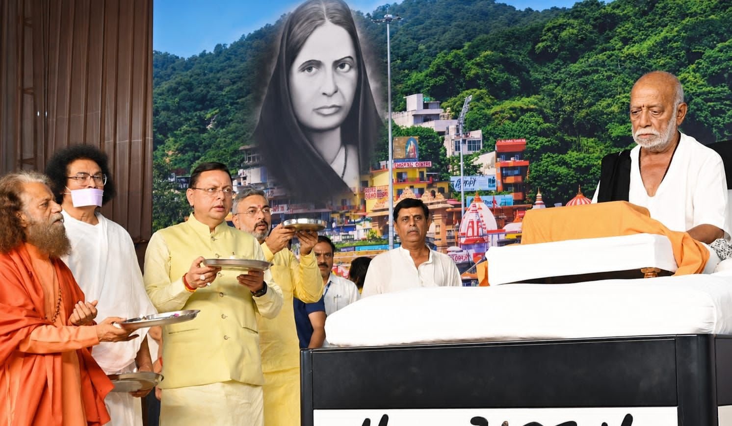 मोरारी बापू की रामकथा में बोले सीएम धामी, उत्तराखंड को