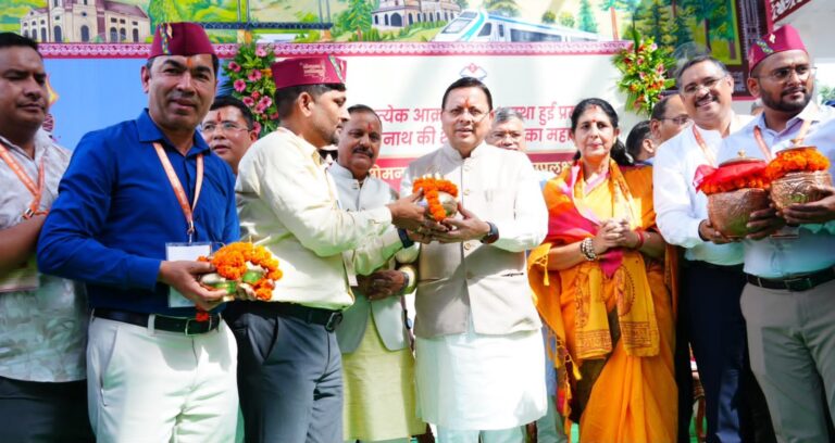 सीएम धामी ने हर्रावाला से वेरावल के लिए विशेष ट्रेन
