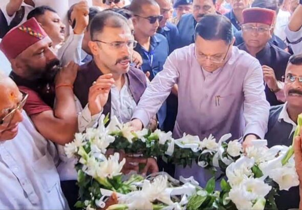 मुख्यमंत्री धामी ने पूर्व कैबिनेट मंत्री हीरा सिंह बिष्ट को