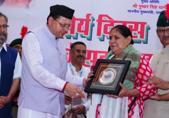मुख्यमंत्री धामी ने पूर्व सैनिकों संग सुना प्रधानमंत्री मोदी का