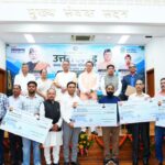 स्वच्छ ईंधन आधारित 11 वाहनों को मुख्यमंत्री ने दिखाई हरी