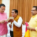 मुख्यमंत्री धामी ने सुनीं जन समस्याएं, अधिकारियों को त्वरित समाधान