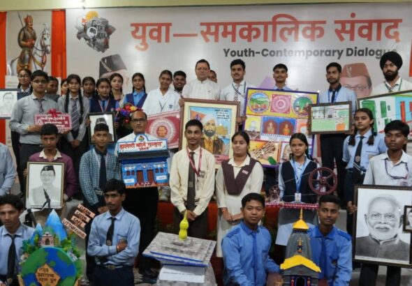 युवाओं ने सीएम धामी से किए बेबाक सवाल, बोले-भ्रष्टाचार पर