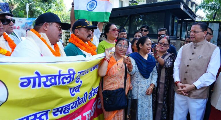 मुख्यमंत्री ने नेपाल आपदा राहत सहायता दल को हरी झंडी