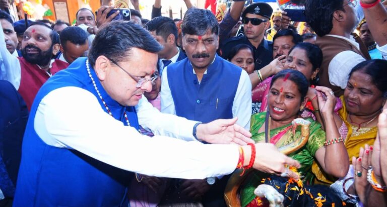महर्षि वाल्मीकि प्रकटोत्सव पर निकली शोभायात्रा, पर्यावरण मित्रों का मानदेय
