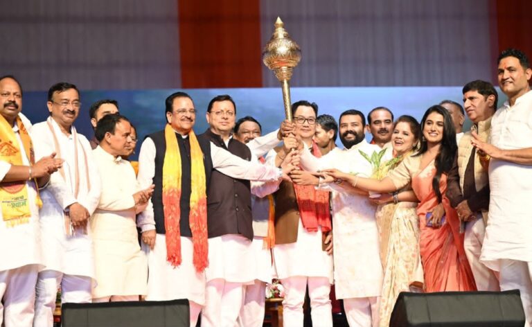 आदि रंगोत्सव में बिखरे जनजातीय संस्कृति के रंग, कलाकारों के