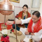 नवरात्रि के प्रथम दिन मुख्यमंत्री धामी ने की मां दुर्गा