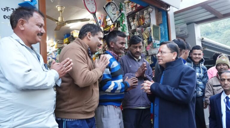 गैरसैंण रवाना हुए मुख्यमंत्री धामी, गौचर-कर्णप्रयाग में पुष्पवर्षा से स्वागत…